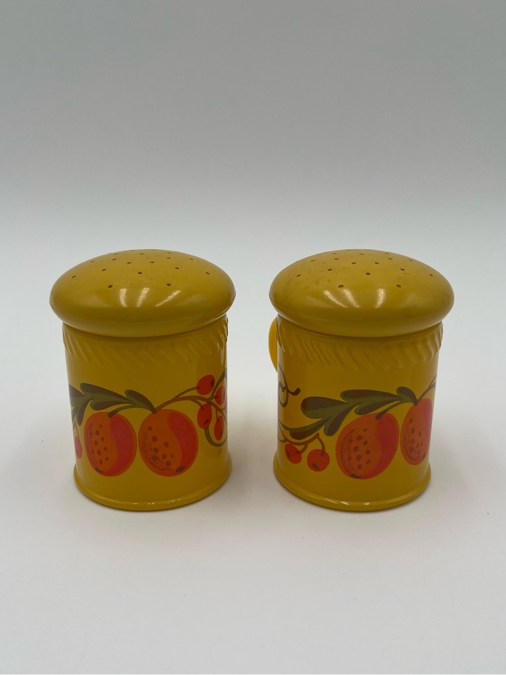 Vtg 70s Avon Pennsylvania Dutch Powder Shakers Yellow Ceramic Kitchen Bath USA